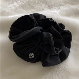 Lululemon scrunchy